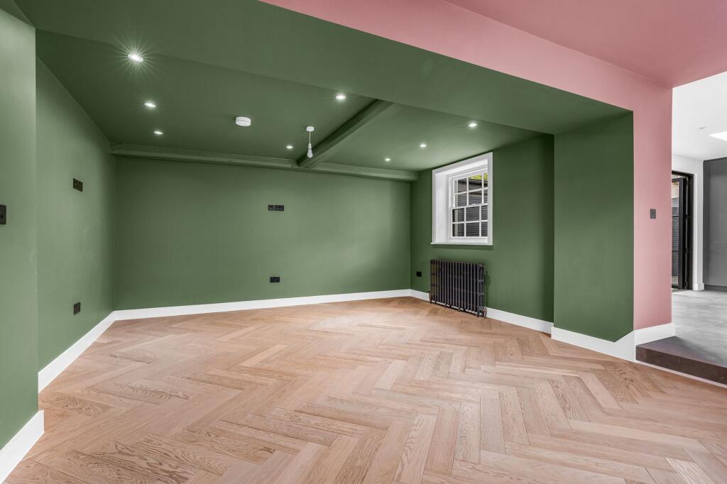House in East Hertfordshire, Kings Hill, Ware - View 5