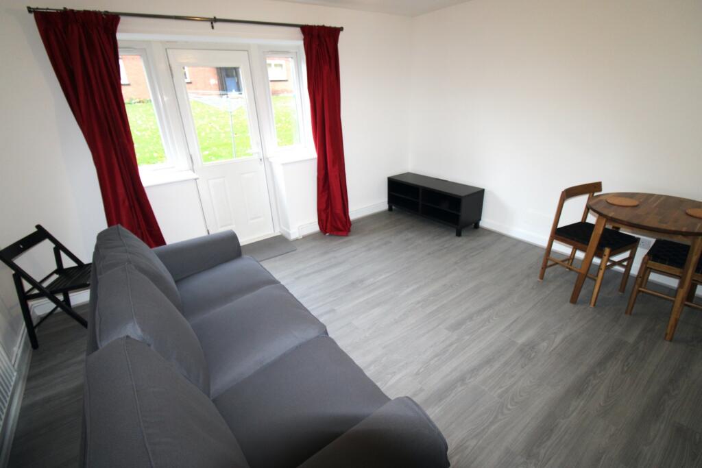 Apartment in Salford, Little Bolton - View 4