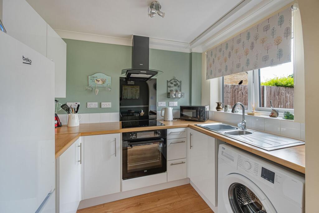 College Close, Horncastle, LN9 photo 3