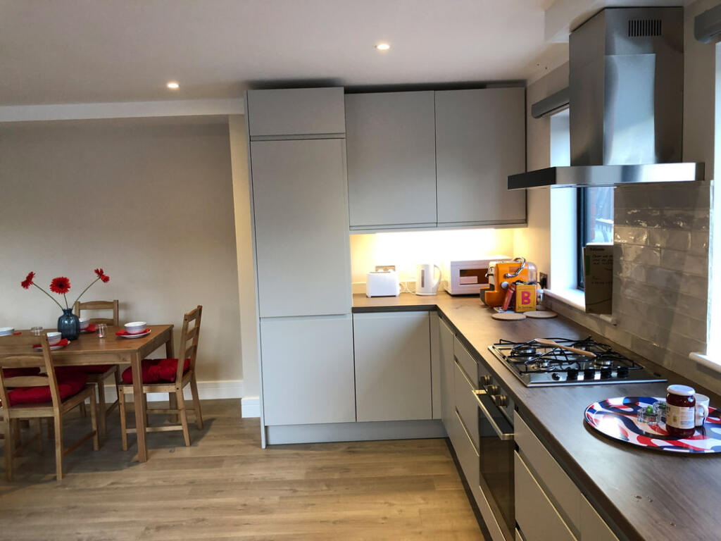 Apartment in Exeter, Newtown - View 2
