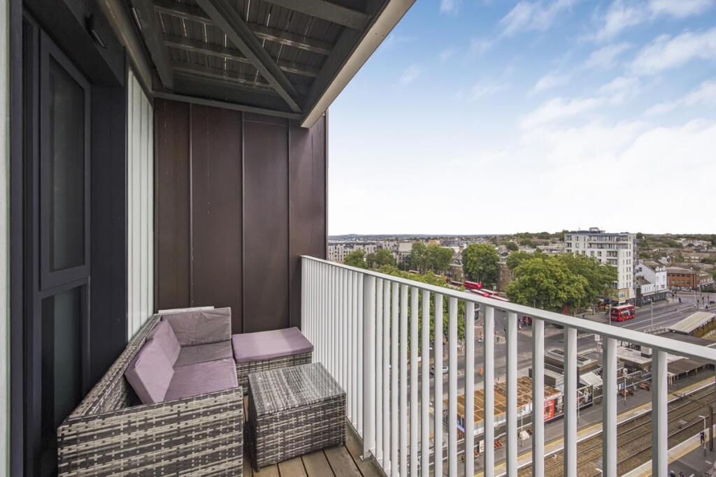 House in London - View 5
