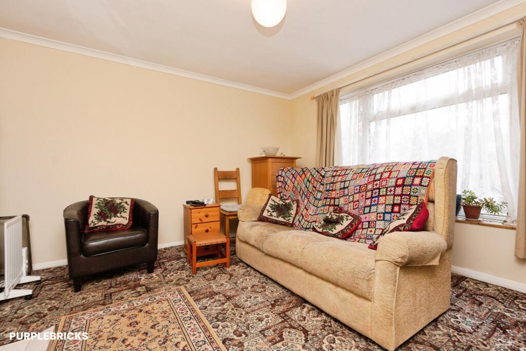 House in Surrey Heath, Burrowhill, Chobham - View 5