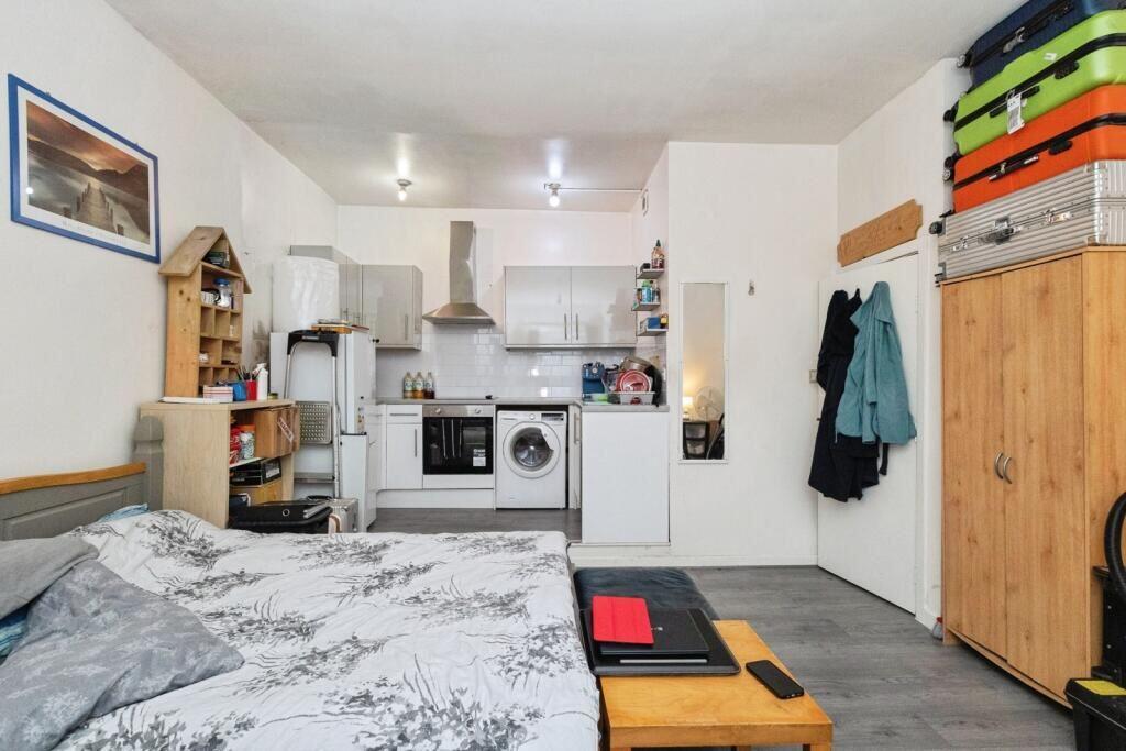 Apartment in Manchester, Greater Manchester - View 4