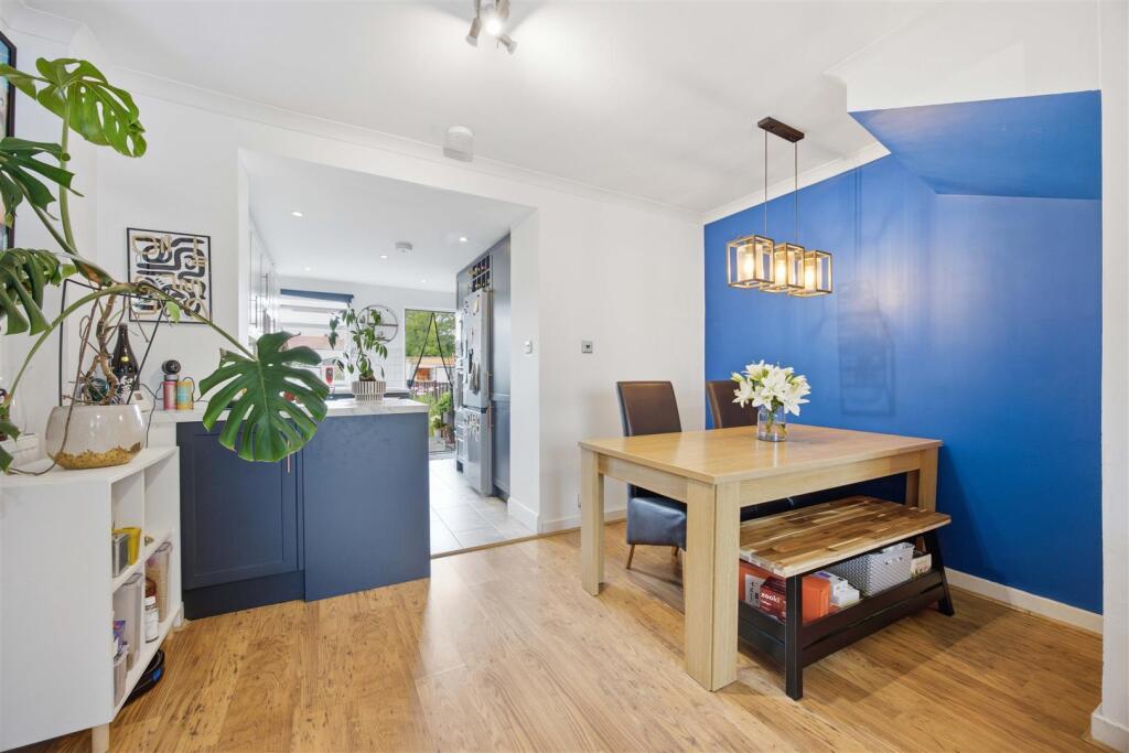 House in London - View 5