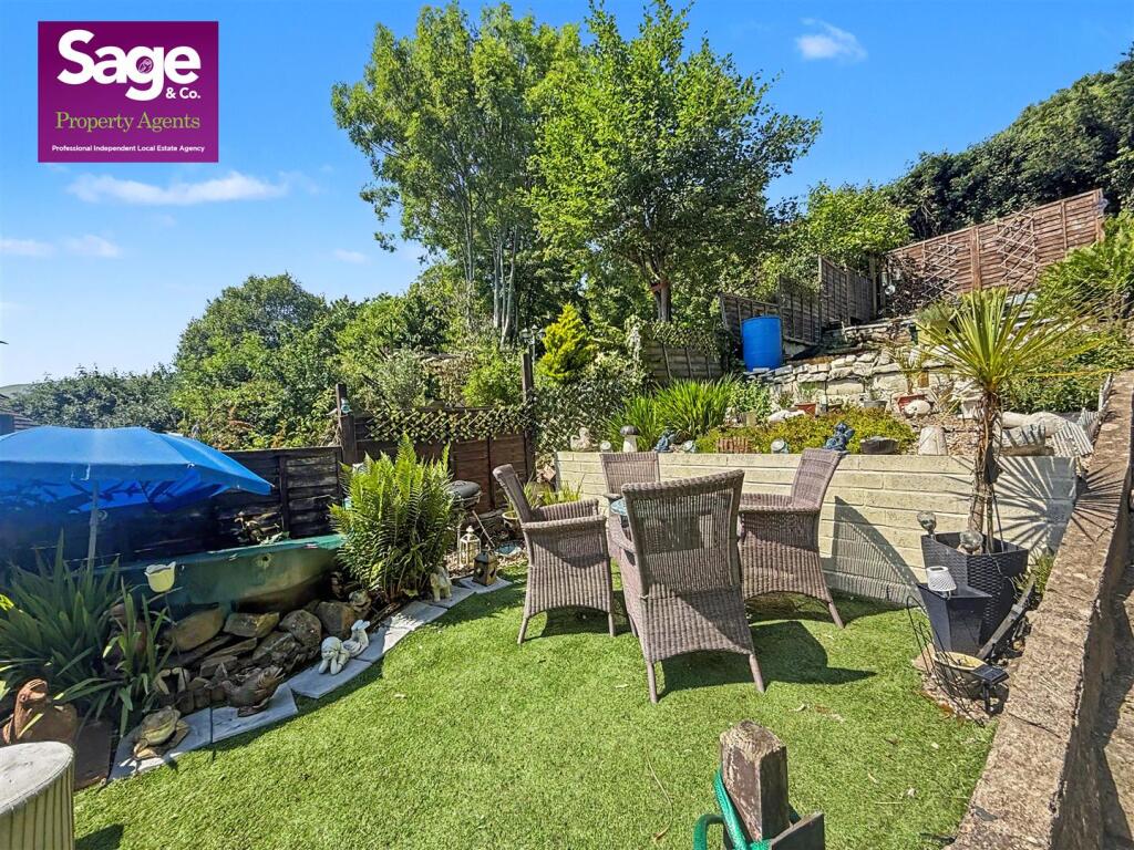 House in Newport - View 3