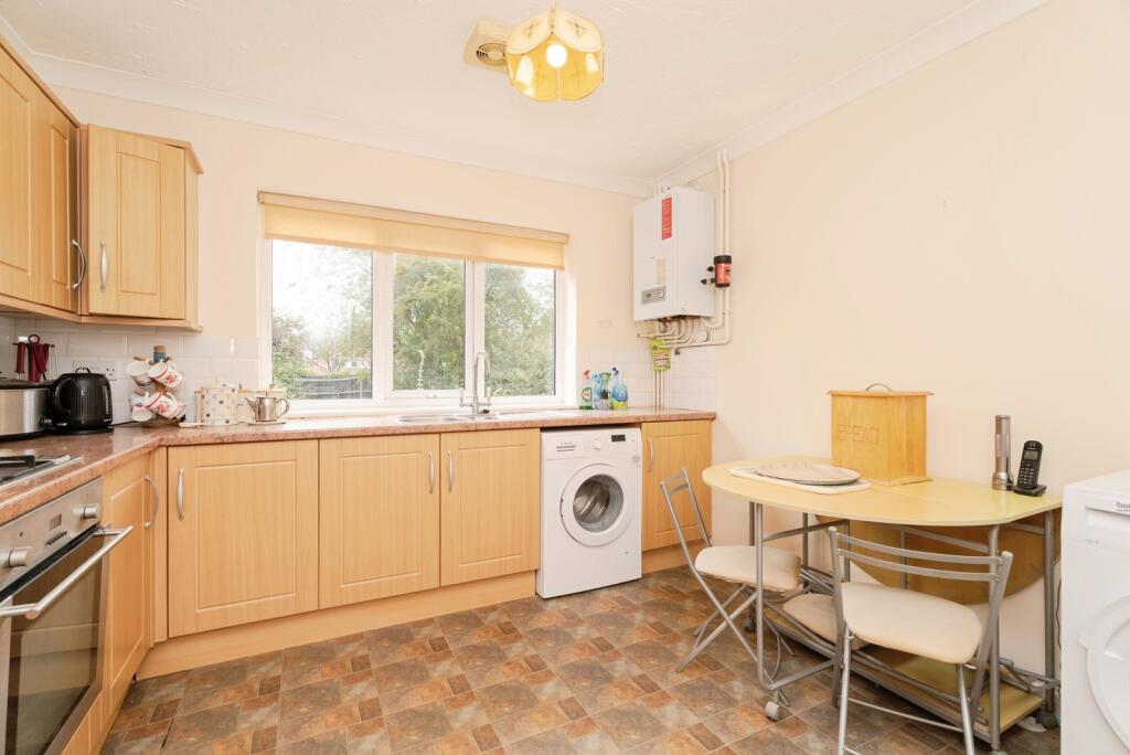 Olivia Close, Fakenham, Norfolk, NR21 photo 2