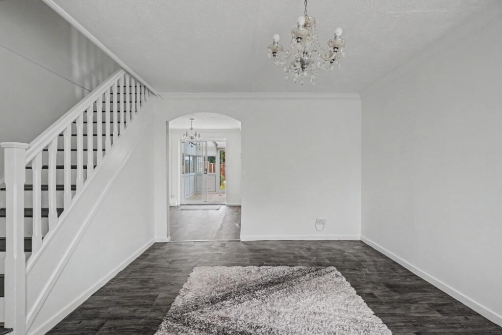 House in Swale, Grove Park, Milton Regis - View 5