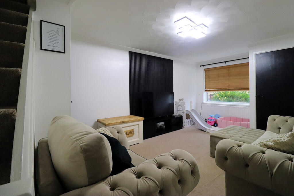 47, Hawthorne Way photo 2