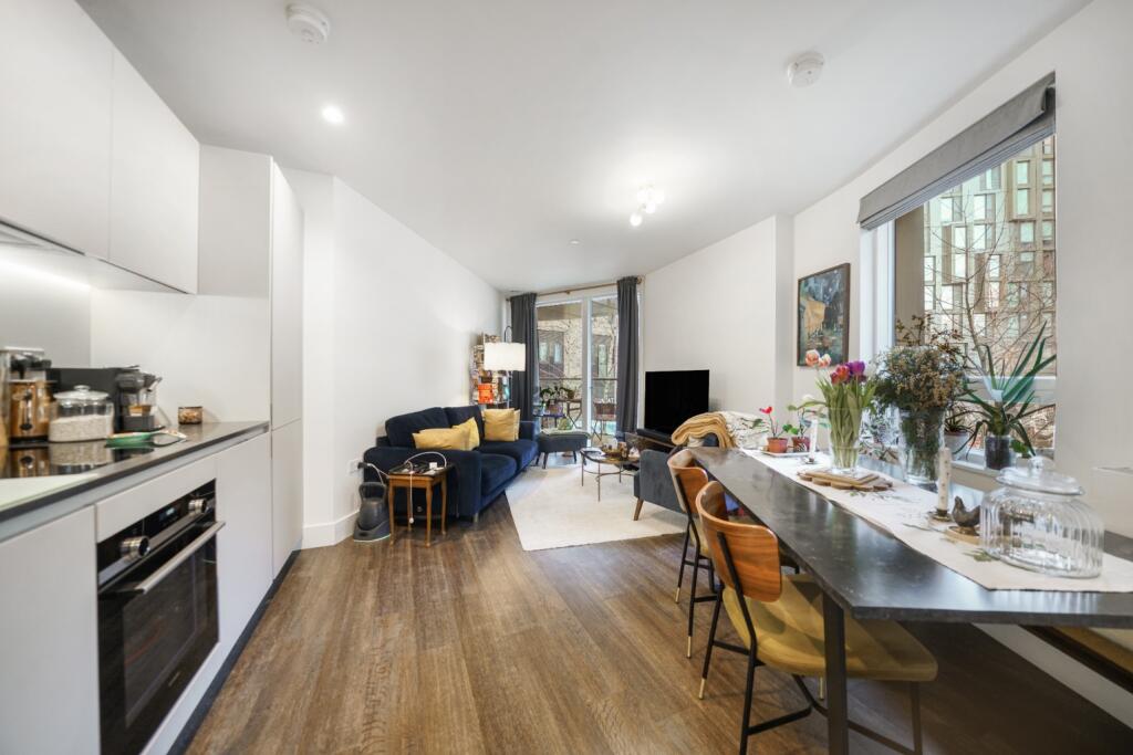 Apartment in London - More