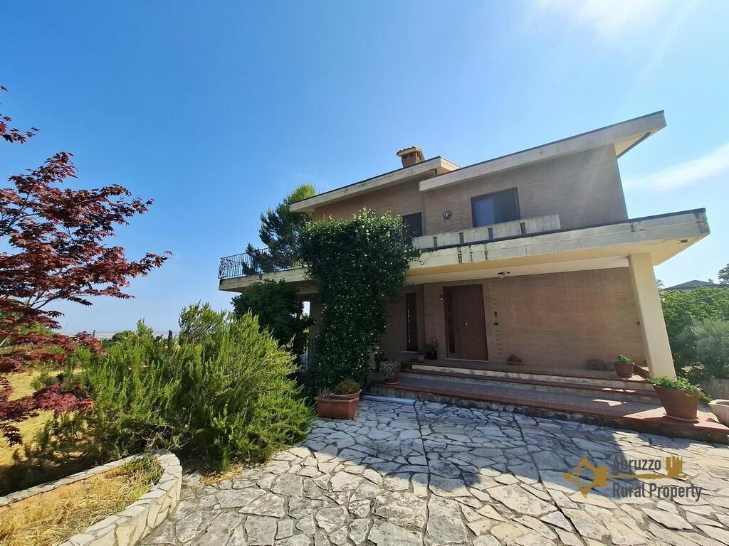 Main image of property: Gissi, Chieti, Abruzzo