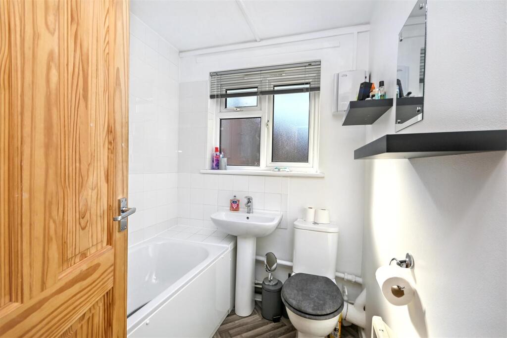 Apartment in Brighton - View 4