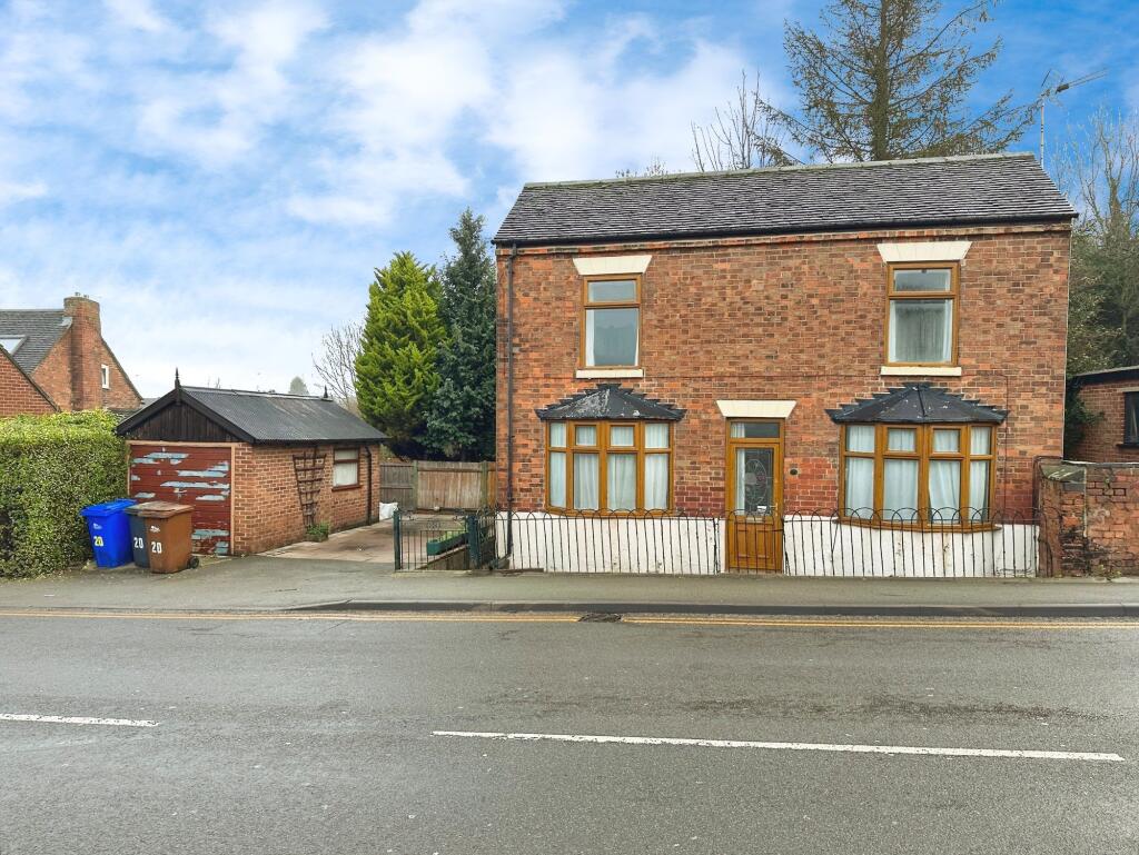 2-bed detached on Stanton Road, Burton-On-Trent, DE15, £150,000