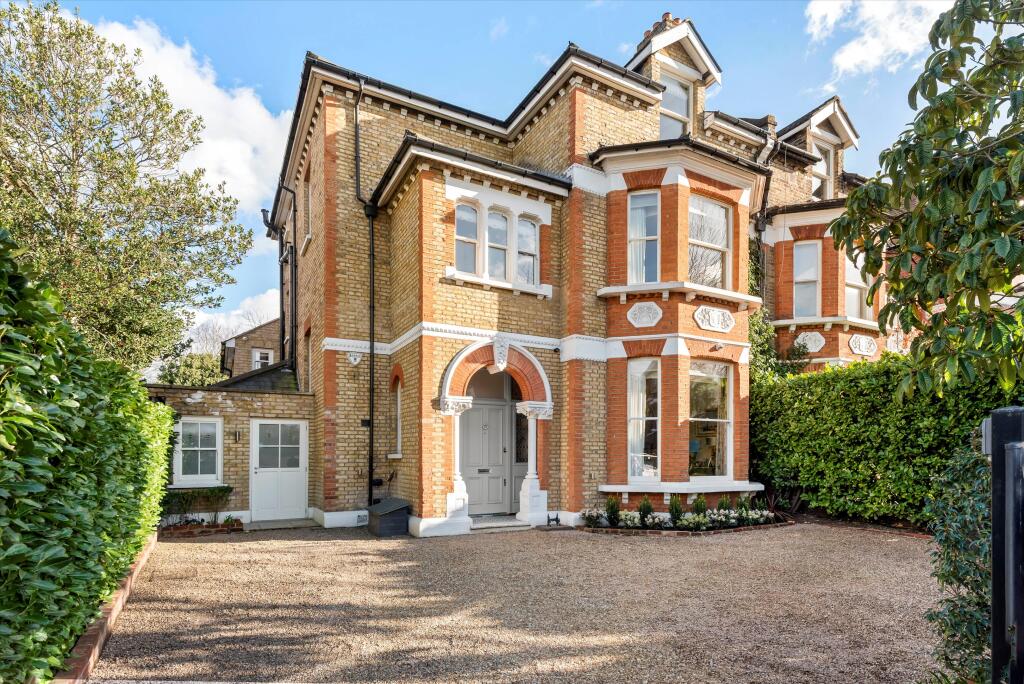 Main image of property: Earlsfield Road, London SW18