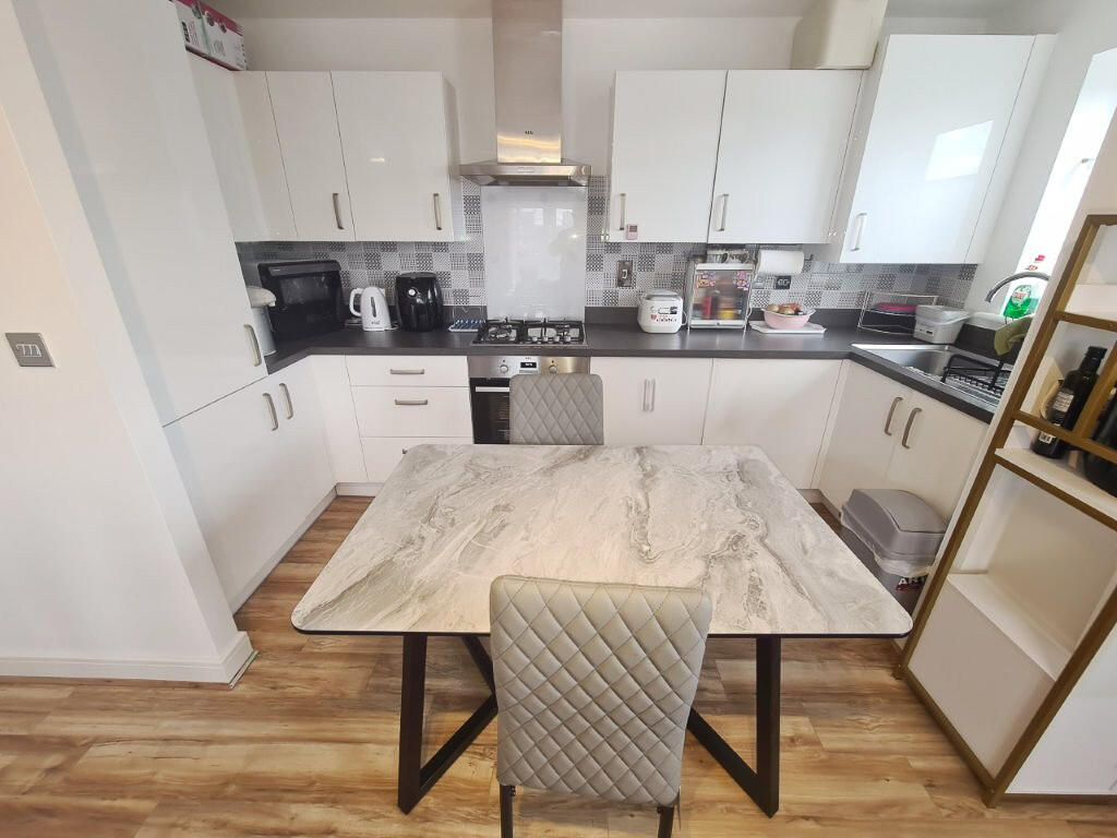 Apartment 8, 15 Robertsons Way, Droylsden photo 4