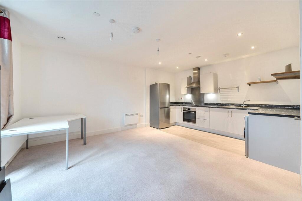 Apartment in Southampton - View 4