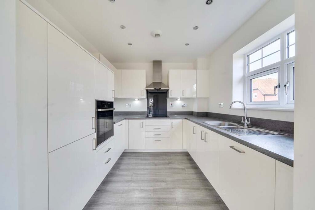 Arun House, Elmbridge Village, Cranleigh, GU6 photo 4