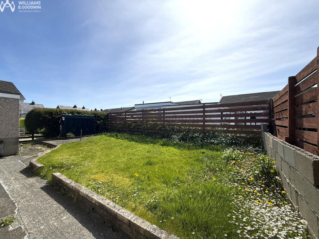 Tyn Rhos Estate, Gaerwen, Anglesey, LL60 photo 2