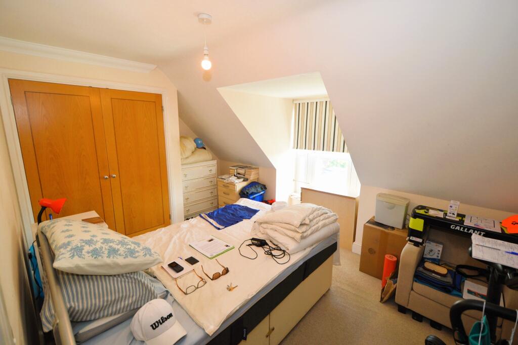 Apartment in Surrey Heath, Windlesham - More