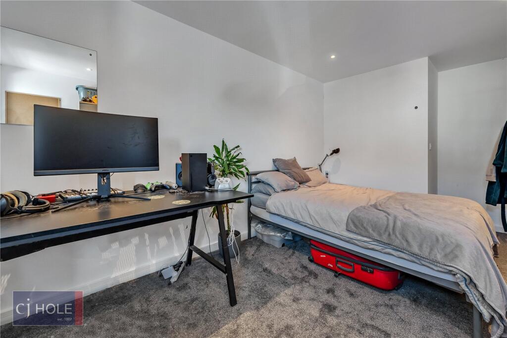 6 bedroom apartment for rent