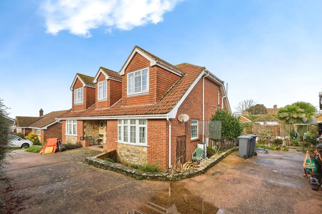 4-bed house on Denton Gardens, East Cowes, Isle of Wight, PO32, £475,000