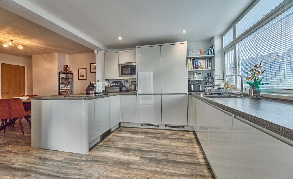House in Hinckley and Bosworth, Barwell - View 3