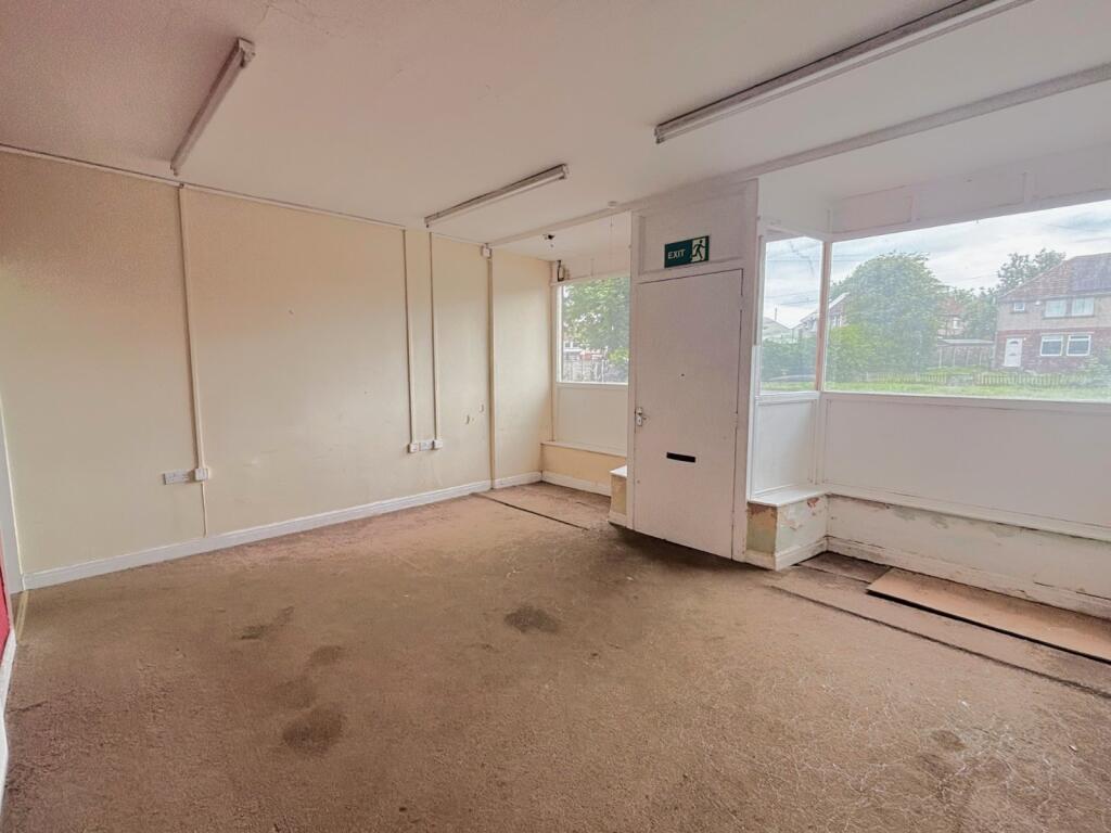 Blackstone Avenue, Bradford, West Yorkshire, BD12 - View 3