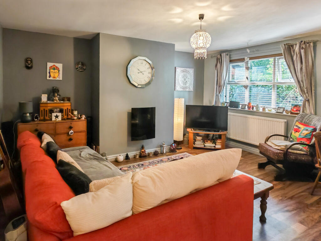 Apartment in Tameside, Greater Manchester - View 2