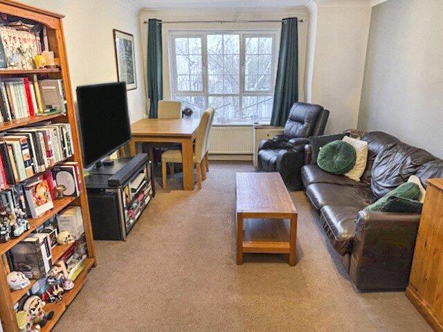 Apartment in Rushmoor, North Town - View 2