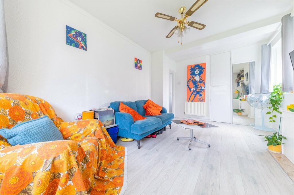 Apartment in London - View 5