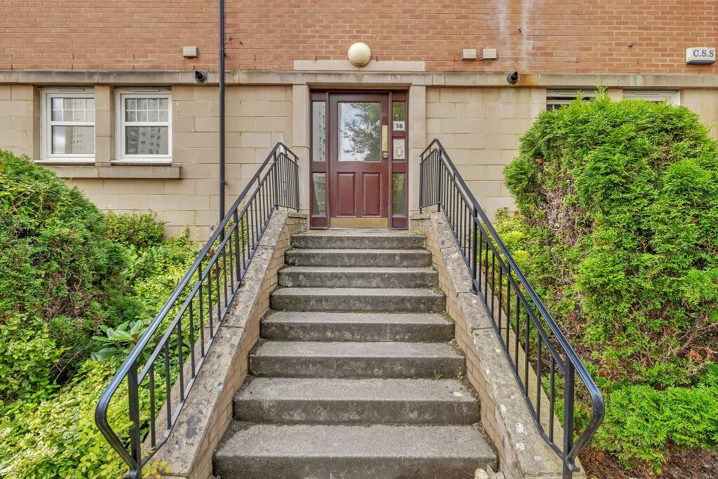 Apartment in Glasgow, Shawmoss, Pollokshaws - View 3