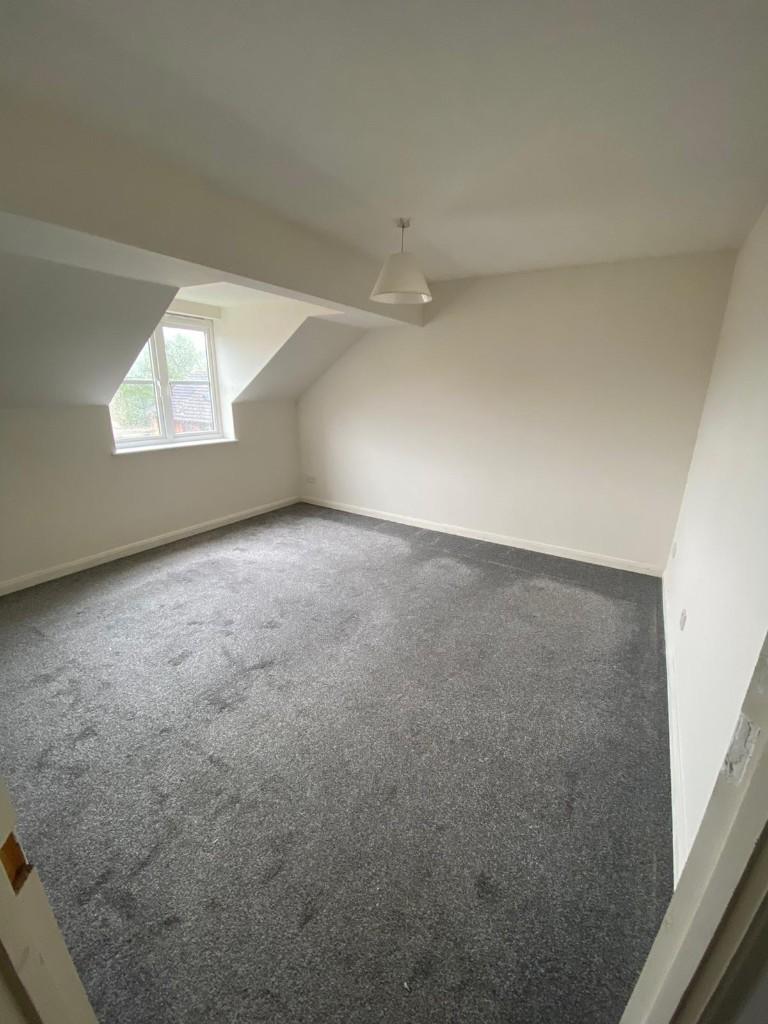 Main image of property: 17 Westleigh Close, Northampton, Northamptonshire, NN1 - £835 PCM