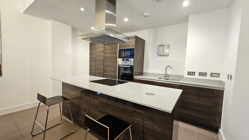 Apartment in Bristol, Old City, City Centre - View 3