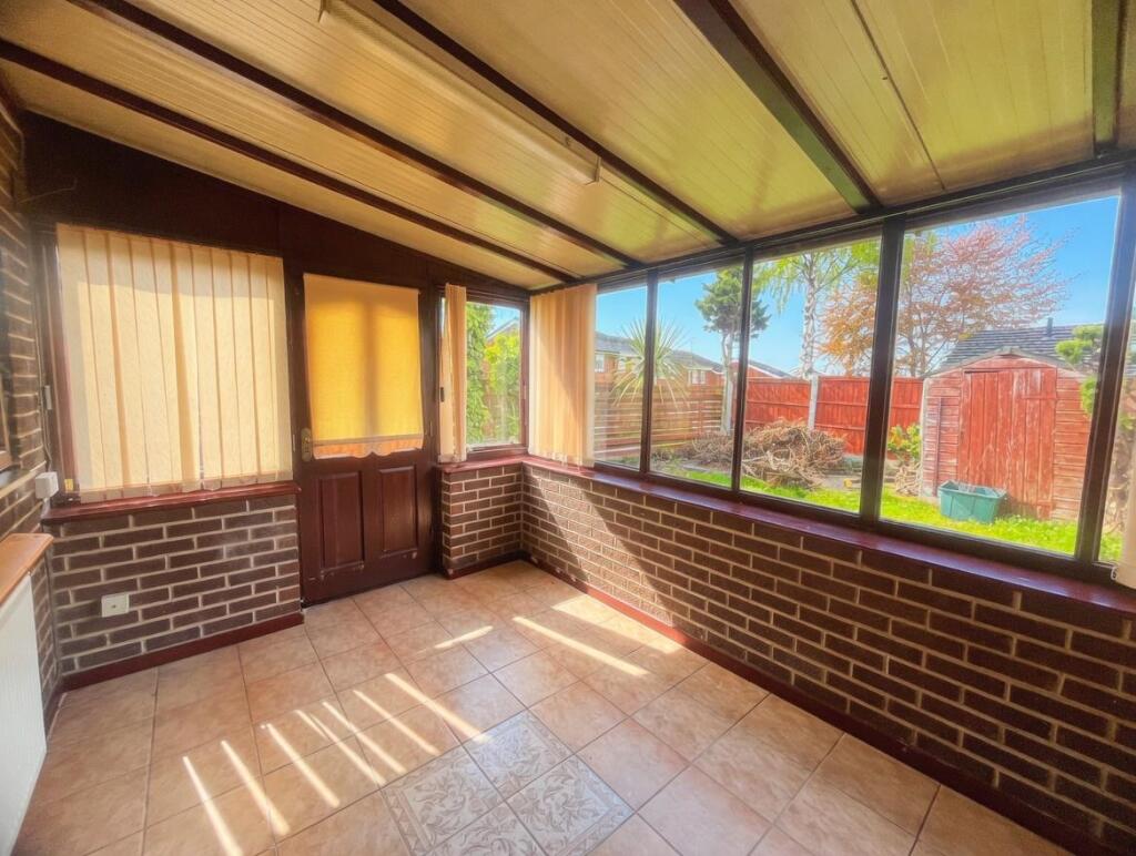 House in Gwersyllt, Summerhill - More