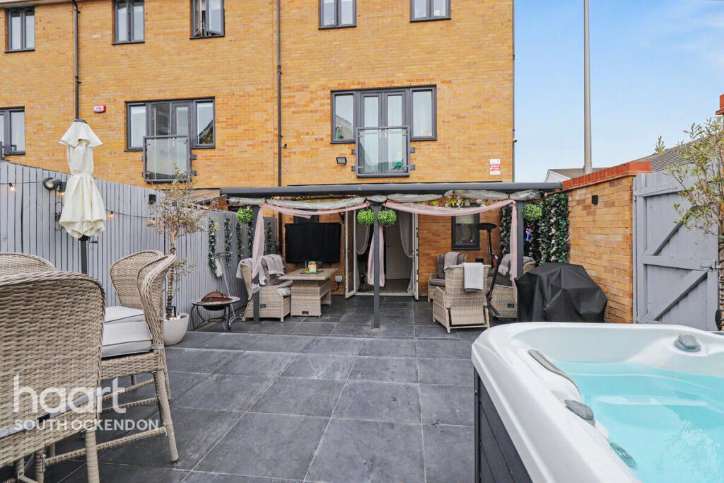 House in Aveley, Essex - More