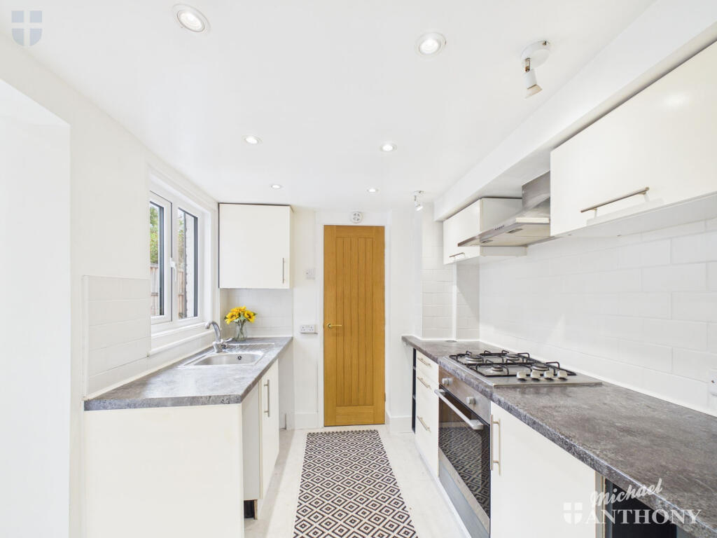 House in Aylesbury, Buckinghamshire - View 4
