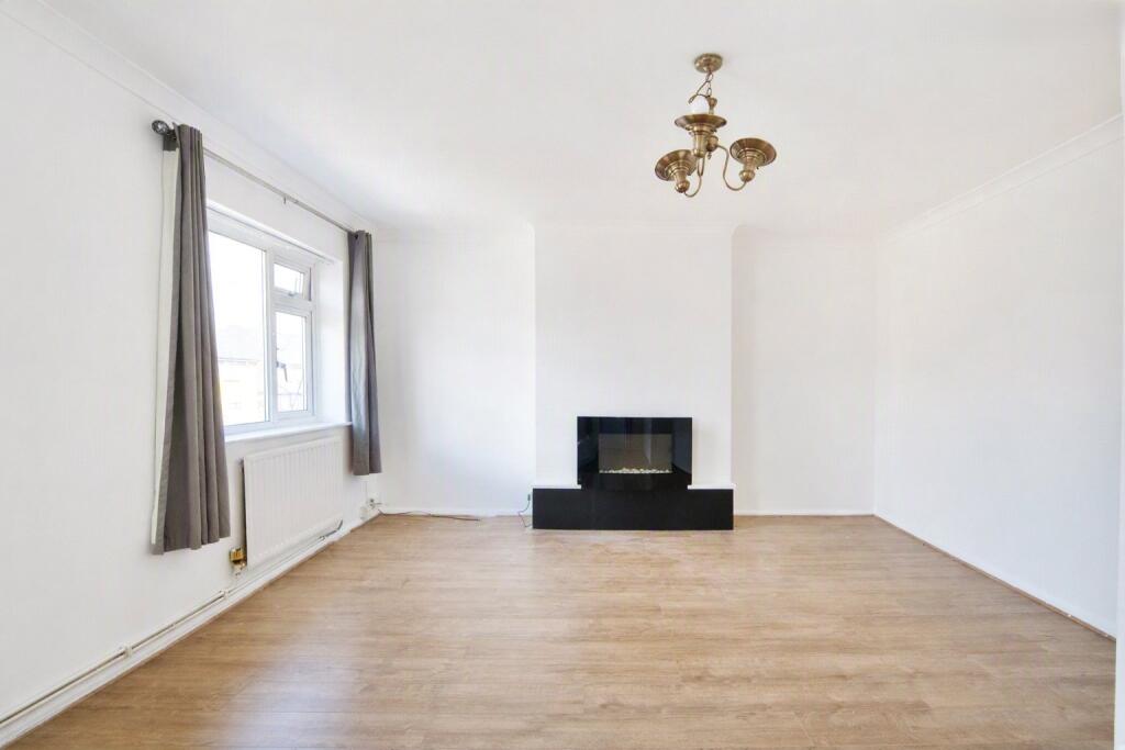 House in Romford - View 4