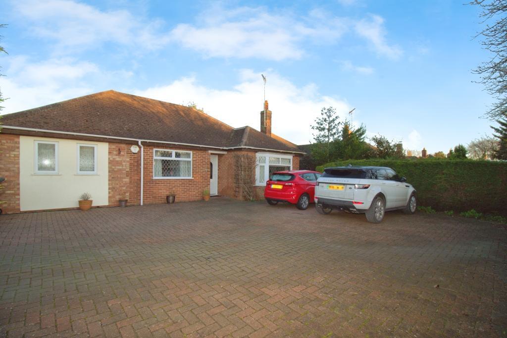 Main image of property: Lincoln Road, Northborough, Cambridgeshire, PE6 9BL