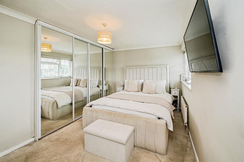 House in Slough - View 3
