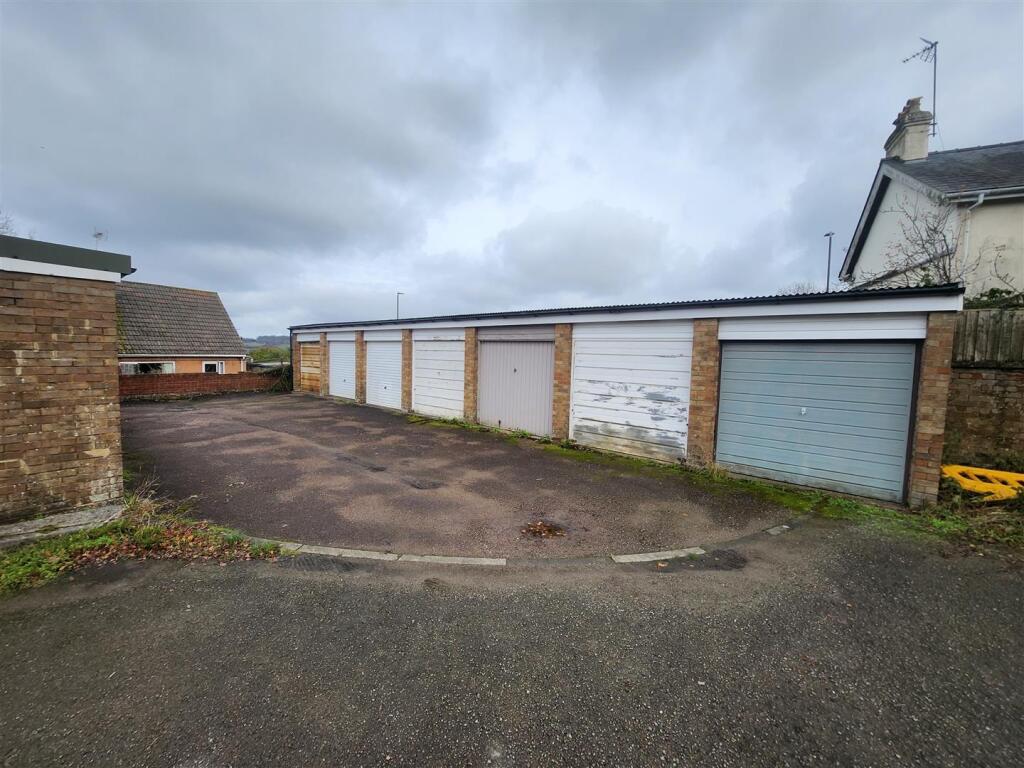 Main image of property: The Links, Coleford