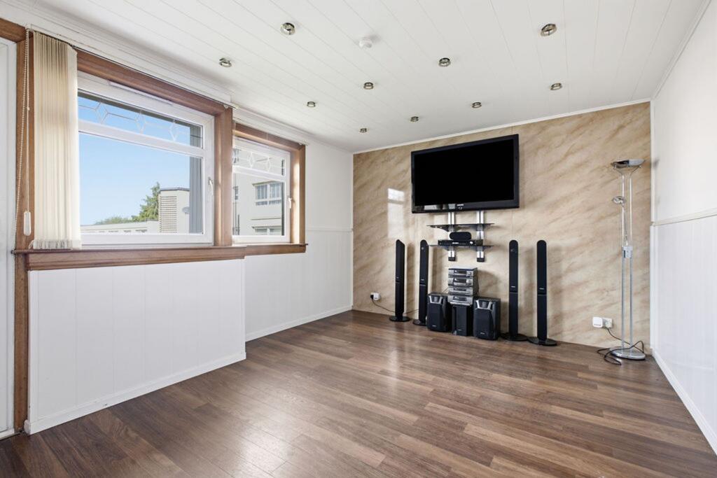 Apartment in Glasgow - View 2