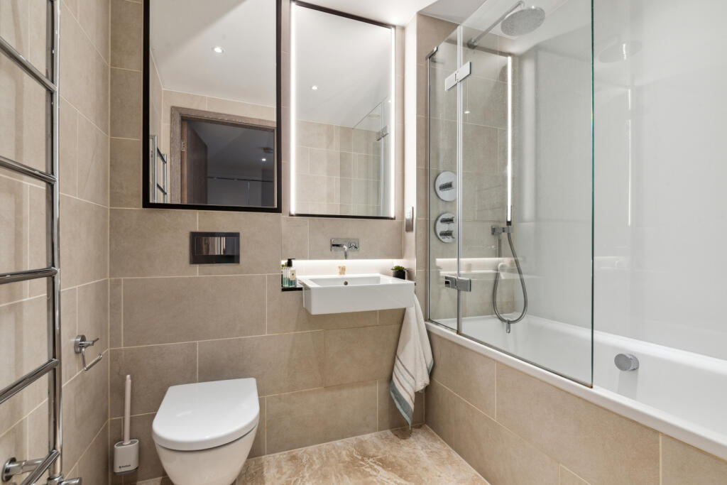 Apartment in London - More