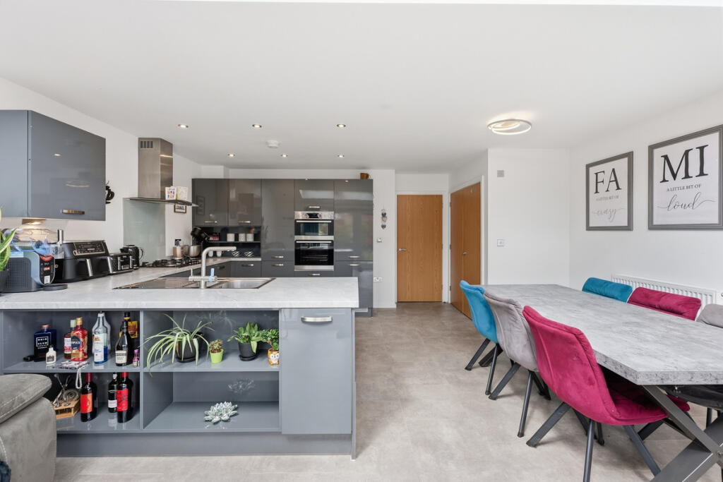 Violet Grove, Newark, NG24 - View 4