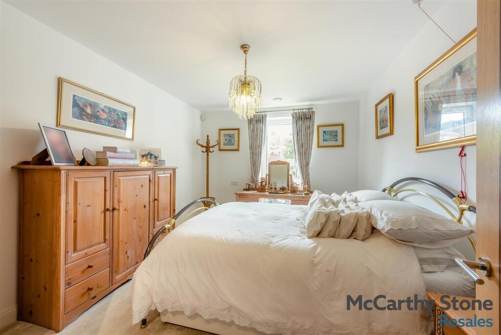 Apartment in Tunbridge Wells, Royal Wells Park, St James - View 5