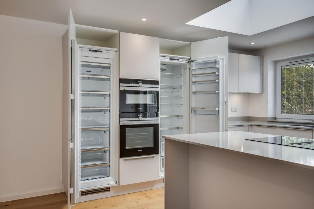 House in Basildon, Great Burstead and South Green - View 5