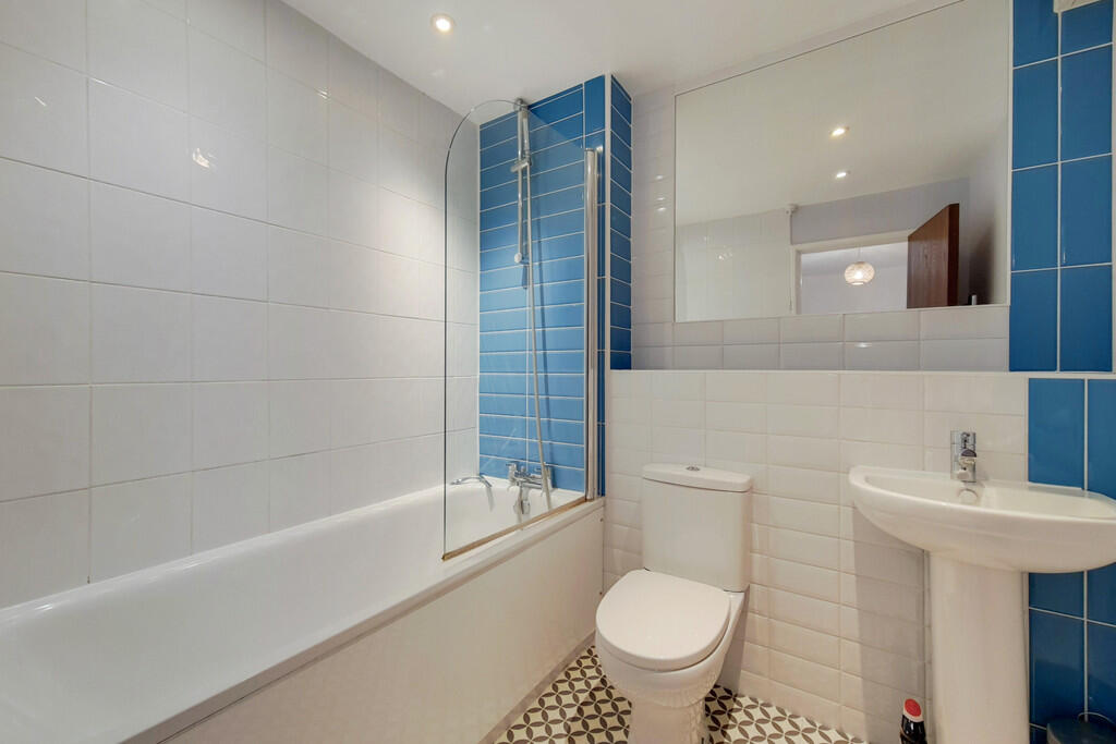 Apartment in London - More