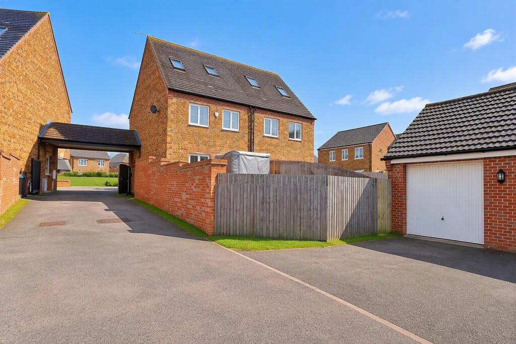 Dragonfly Way, Pineham, NN4 9EH photo 2