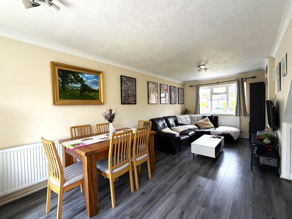 Halifield Drive, Belvedere ***3D FLOORPLAN & VIDEO  AVAILABLE *** photo 4