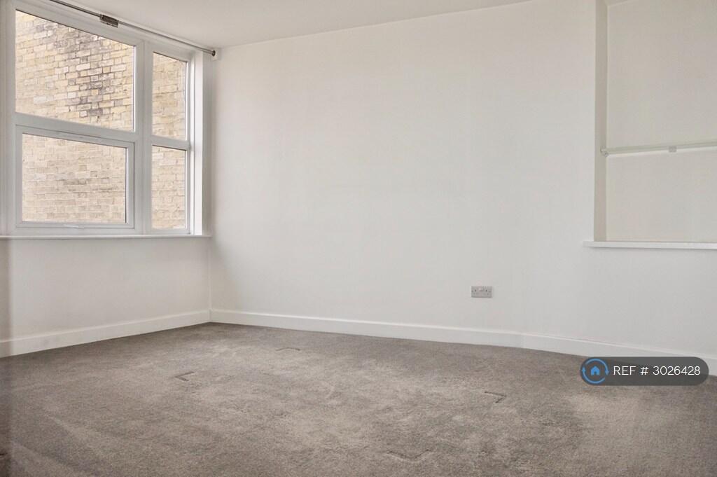 Apartment in Portsmouth - View 5