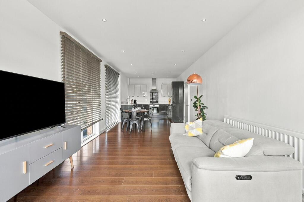 Apartment in London - View 5
