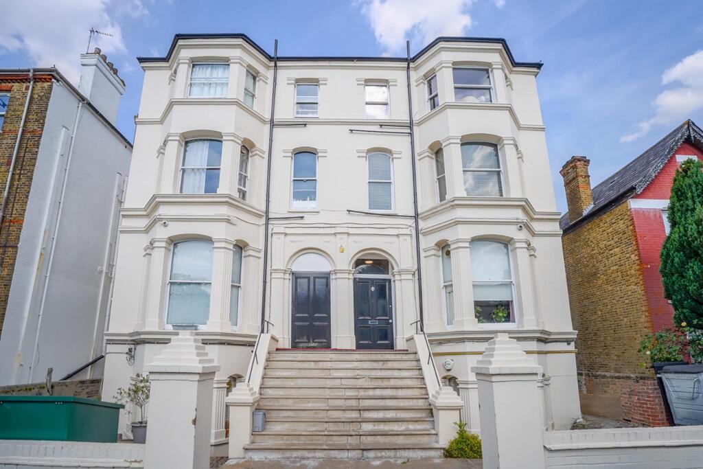 Main image of property: Wykeham Mansions, Rosendale Road, Dulwich, SE21